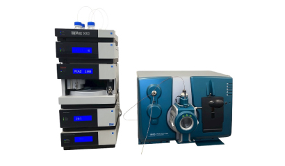 Dionex Ultimate 3000 LC és Sciex 5500+ QTRAP tömegspektrométer